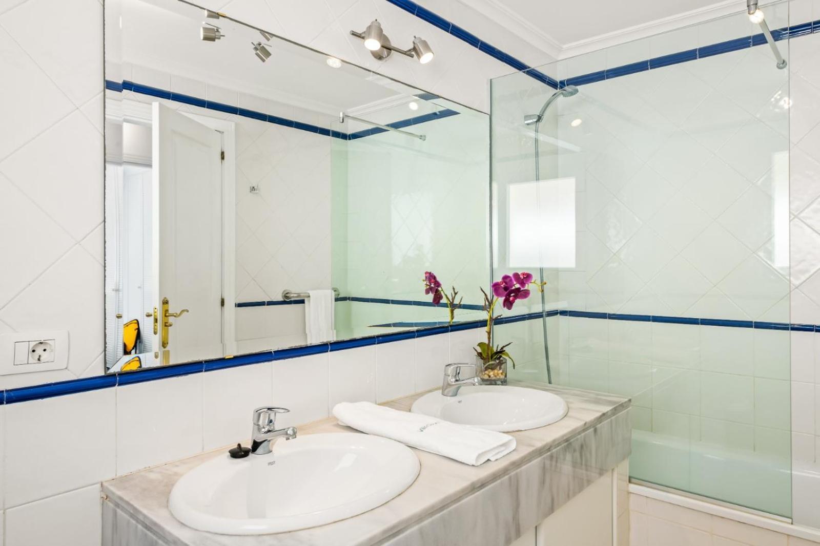 Bahia Blue - La Caleta Apartment Адехе Екстериор снимка